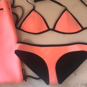 Triangl two piece with bag